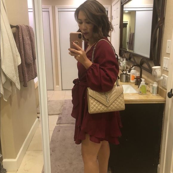 Saint Laurent YSL medium envelope calfskin Cassandra shoulder bag - Picture 12 of 16